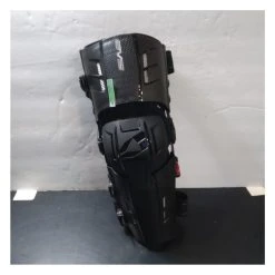 EVS RS9 Knee Brace Right / MD [Blemished - Very Good] -Highway 21 shop evsrs9 knee brace right md blemished very good 1