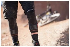 Fasthouse Hooper MTB Knee Pads -Highway 21 shop fasthouse hooper mtb knee pads black 2