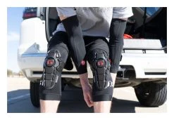 G-FORM Pro-X3 Knee Guards -Highway 21 shop gform pro x3 knee guards black 1